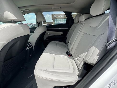 Used 2024 Hyundai Tucson Limited image 16