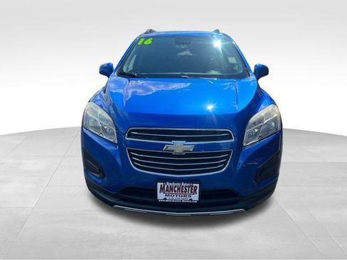 Used 2016 Chevrolet Trax LT w/ LT Convenience Package FWD image 2