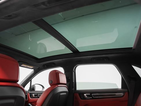 Certified 2021 Porsche Cayenne GTS AWD/4WD image 49