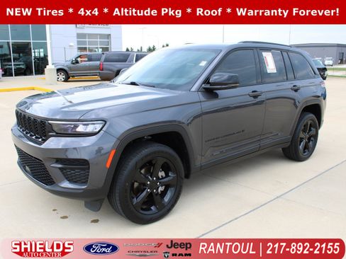 Used 2023 Jeep Grand Cherokee Altitude AWD/4WD image 1