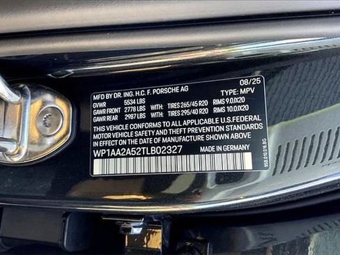 Certified 2026 Porsche Macan image 42