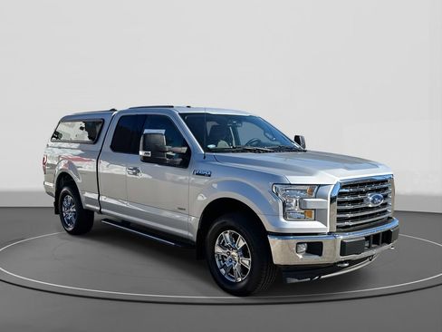 Used 2017 Ford F150 XLT w/ Equipment Group 302A Luxury image 4