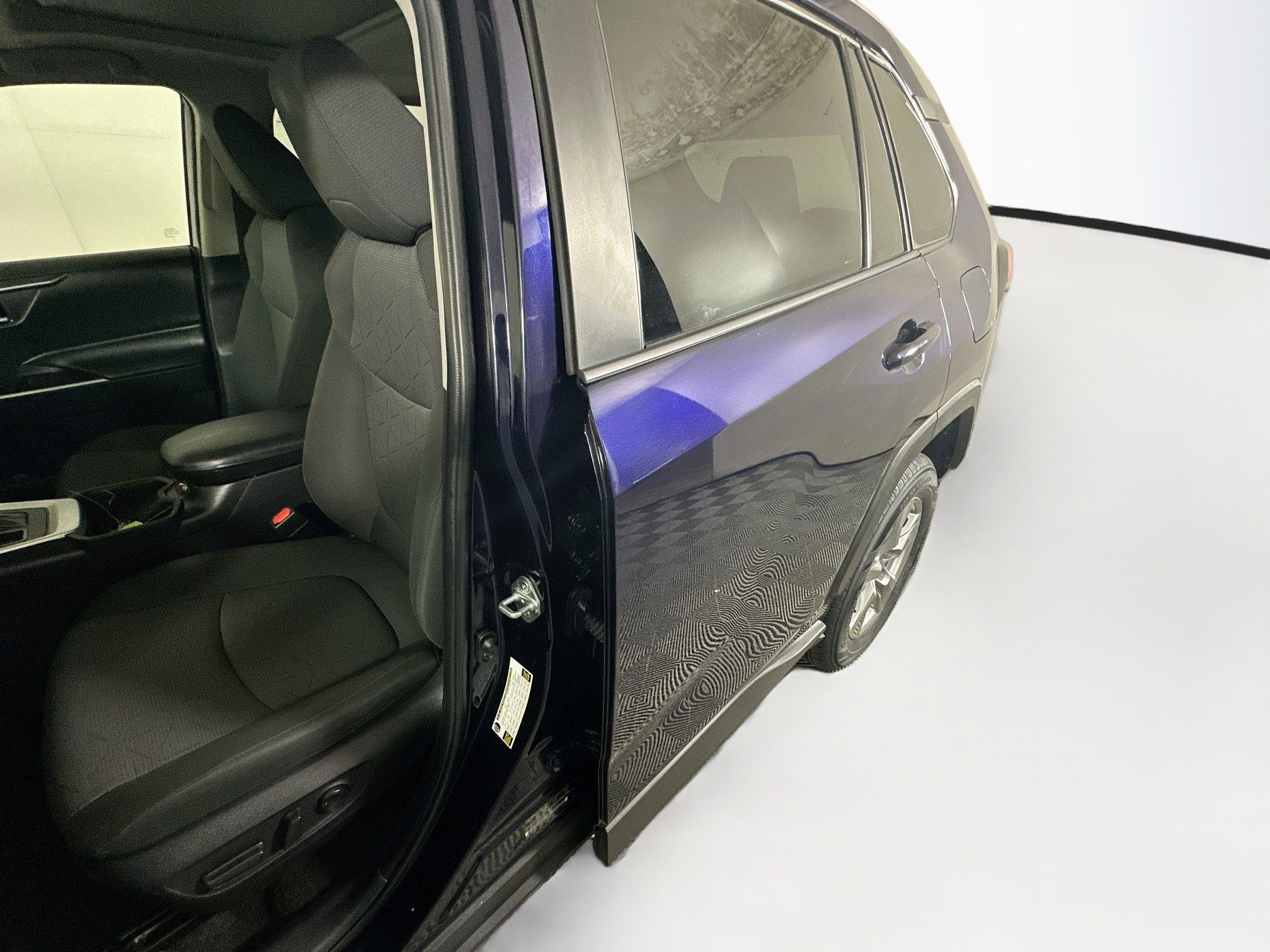 Used 2023 Toyota RAV4 XLE w/ Convenience Package FWD image 12