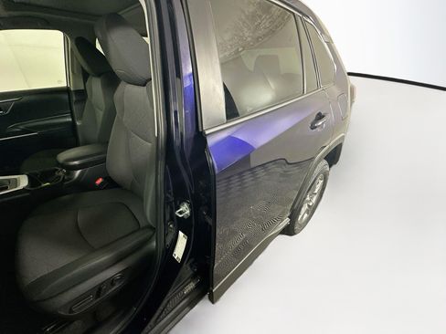 Used 2023 Toyota RAV4 XLE w/ Convenience Package FWD image 12