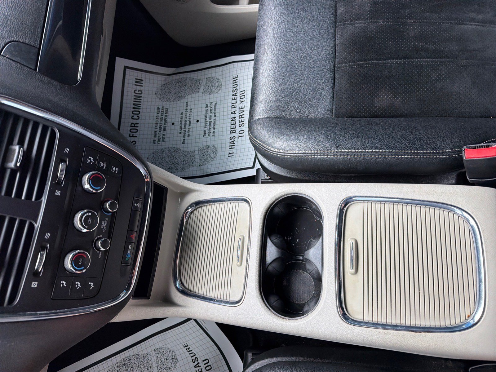 Used 2018 Dodge Grand Caravan SXT FWD image 15