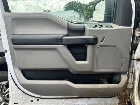 Used 2019 Ford F150 XL w/ Equipment Group 101A Mid AWD/4WD image 9