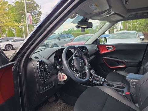 Used 2023 Kia Soul GT-Line w/ GT-Line Technology Package image 12