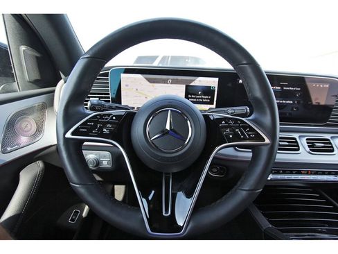 Used 2025 Mercedes-Benz GLS 450 4MATIC image 15