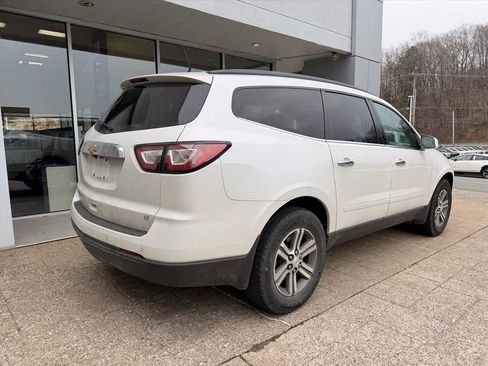 Used 2017 Chevrolet Traverse LT image 7