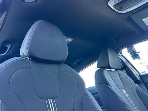 Certified 2025 Hyundai Elantra Sport image 17