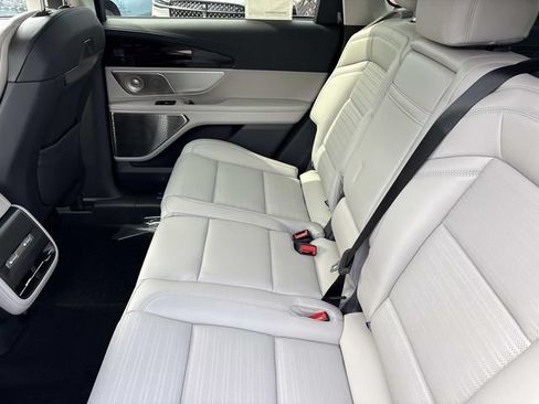 New 2026 Lincoln Nautilus Reserve AWD/4WD image 16