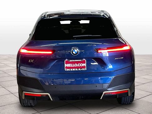 Used 2025 BMW iX xDrive50 w/ Premium Package AWD/4WD image 7