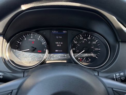 Used 2019 Nissan Rogue S FWD image 23