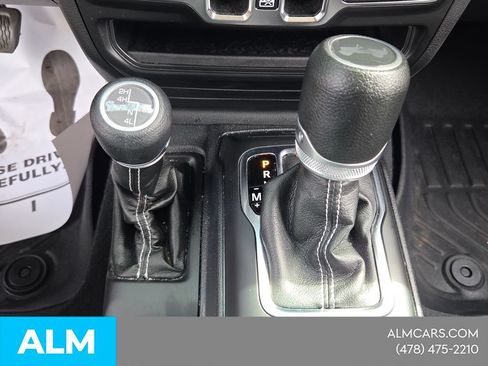 Used 2021 Jeep Wrangler Unlimited Sahara AWD/4WD image 21