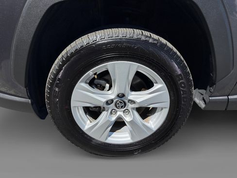 Used 2021 Toyota RAV4 XLE w/ Convenience Package AWD/4WD image 9