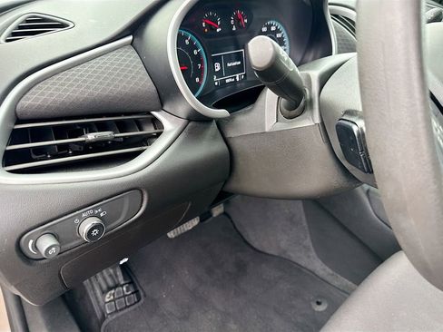 Used 2022 Chevrolet Malibu LT image 10