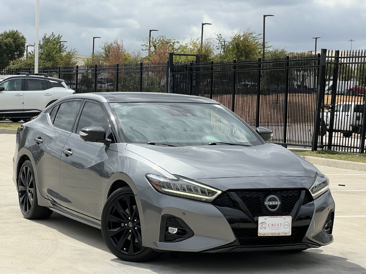 Used 2023 Nissan Maxima SR w/ Sport Mat Group FWD image 2