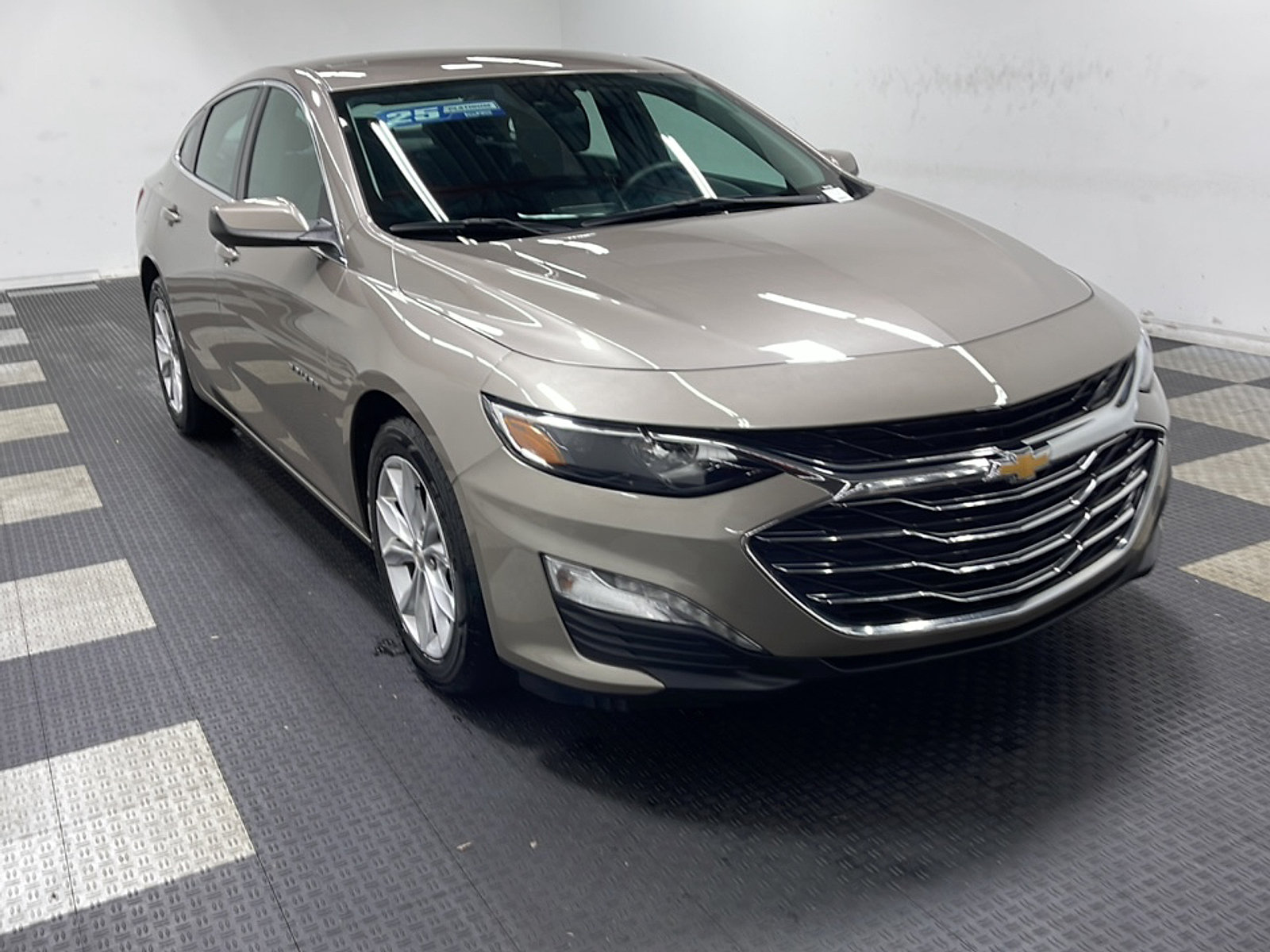 Used 2025 Chevrolet Malibu LT FWD image 22