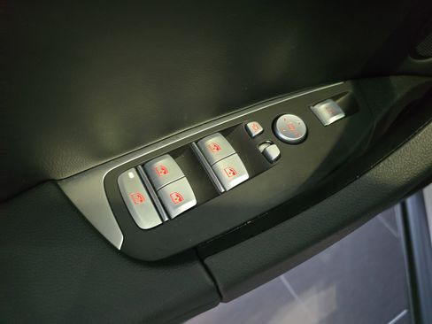 Used 2025 BMW X4 xDrive30i image 16