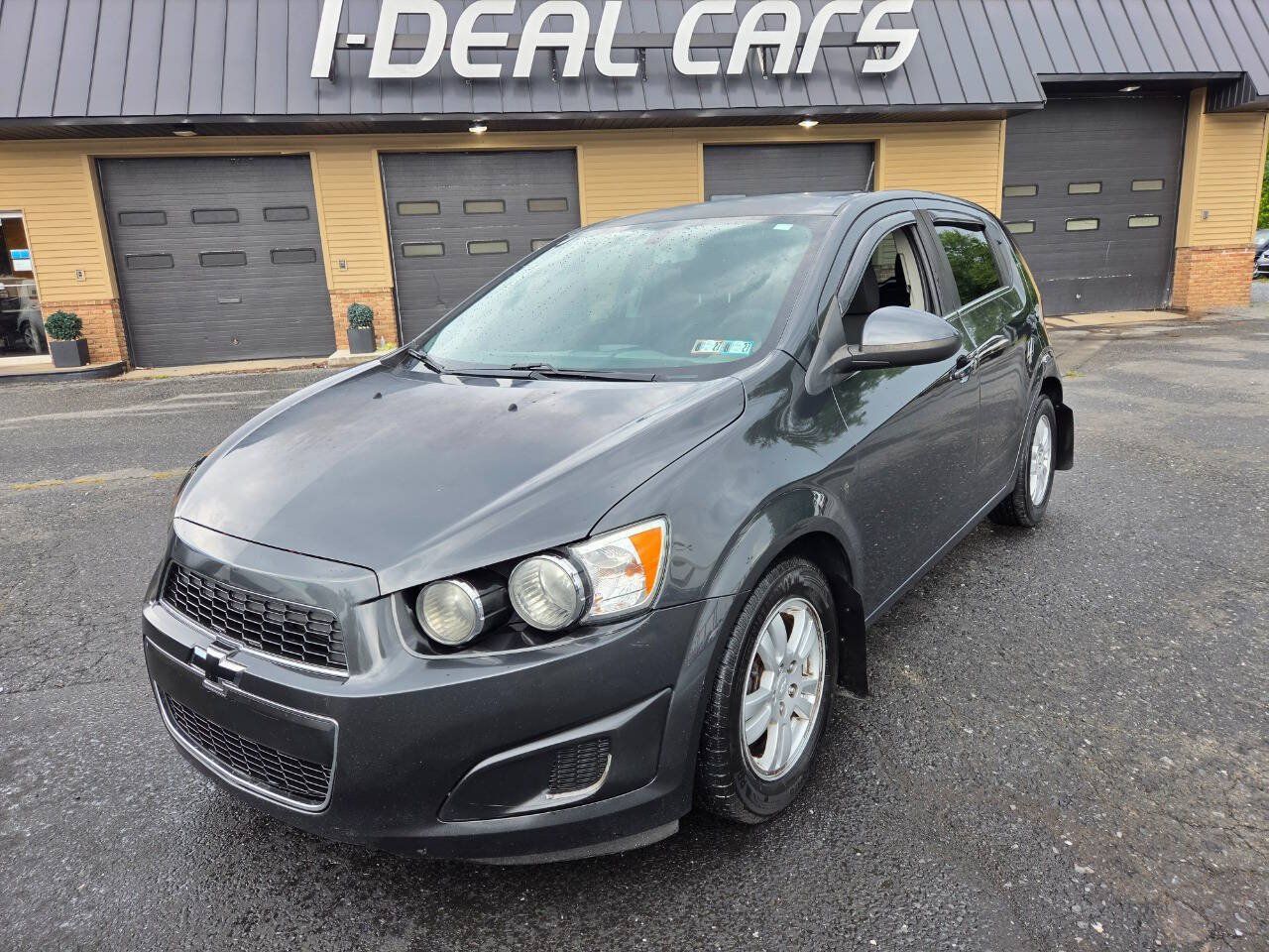 Used 2015 Chevrolet Sonic LT FWD image 30
