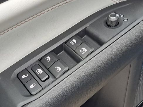 New 2026 Jeep Compass Limited image 17