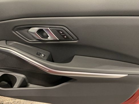 Used 2025 BMW 330i Sedan w/ M Sport Package image 26