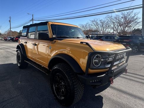 Used 2022 Ford Bronco Big Bend w/ Sasquatch Package image 3