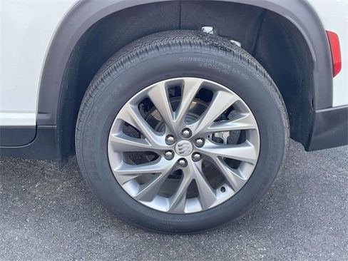 Used 2025 Buick Enclave Preferred image 9