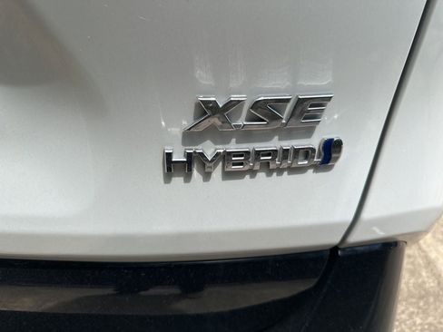 Used 2024 Toyota RAV4 XSE AWD/4WD image 4