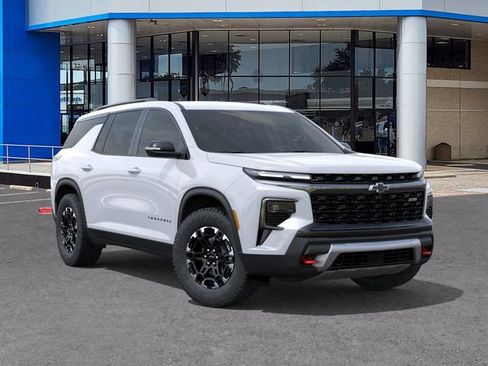New 2027 Chevrolet Traverse Z71 w/ Enhanced Driving Package AWD/4WD image 7