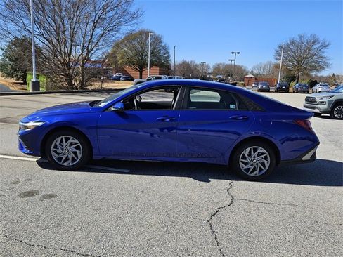 Used 2024 Hyundai Elantra SEL image 4