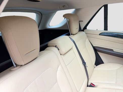 Used 2017 Mercedes-Benz GLE 350 image 28