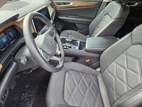 Used 2024 Volkswagen Atlas SE FWD image 10