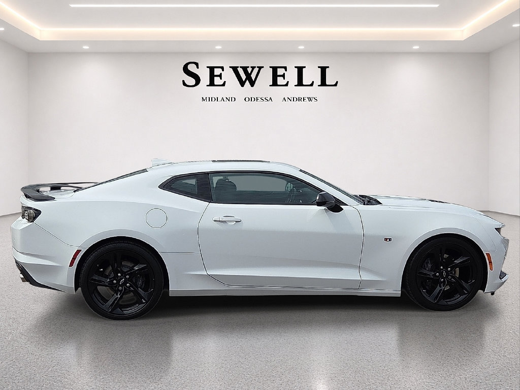 Used 2020 Chevrolet Camaro SS RWD image 5