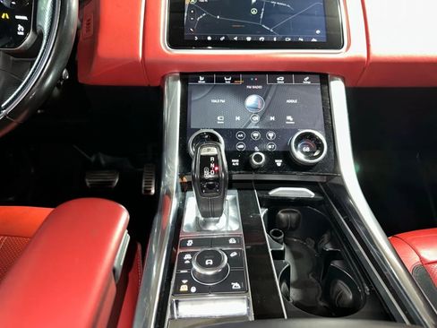 Used 2018 Land Rover Range Rover Sport Supercharged image 18