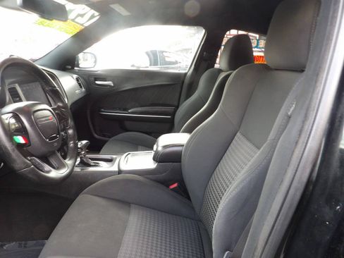 Used 2019 Dodge Charger GT RWD image 8