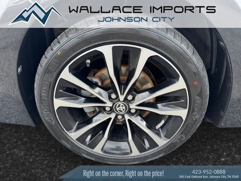 Used 2017 Toyota Corolla XSE FWD image 9