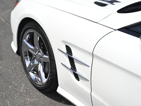 Used 2013 Mercedes-Benz SL 550 image 18