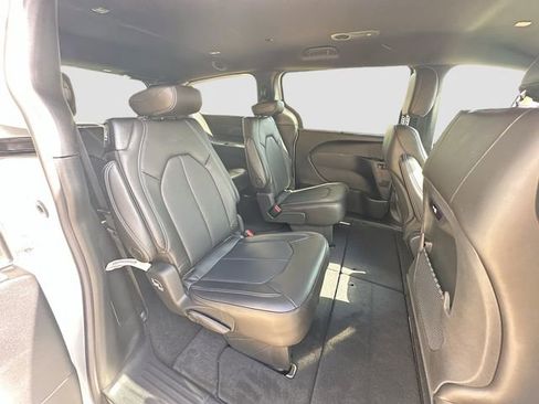 New 2026 Chrysler Pacifica Select image 30
