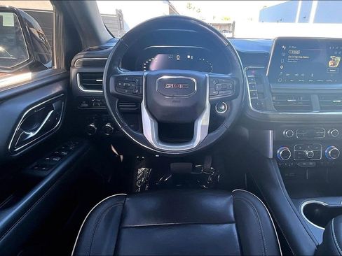 Used 2022 GMC Yukon SLT w/ SLT Premium Package AWD/4WD image 7
