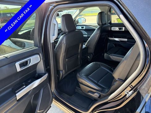 Used 2022 Ford Explorer Limited w/ Limited Technology Package image 8