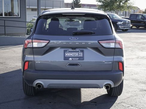 Used 2022 Ford Escape SE w/ Cold Weather Package image 9
