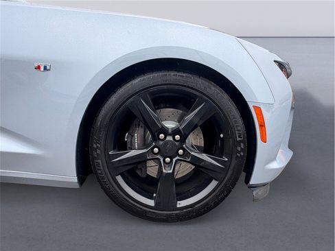 Used 2018 Chevrolet Camaro SS image 8