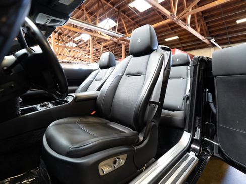 Used 2020 Rolls-Royce Dawn image 56