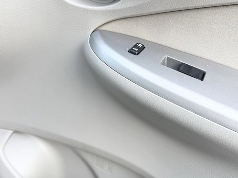 Used 2010 Toyota Corolla LE image 55