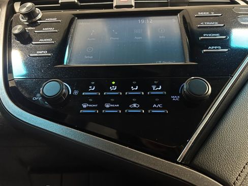 Certified 2018 Toyota Camry LE image 26