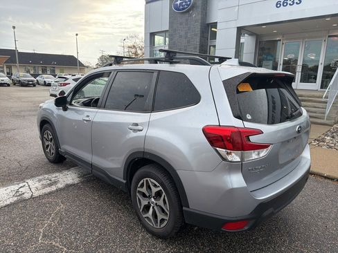 Used 2020 Subaru Forester Premium image 9