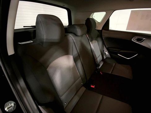 Certified 2025 Kia Soul LX w/ LX Technology Package FWD image 23