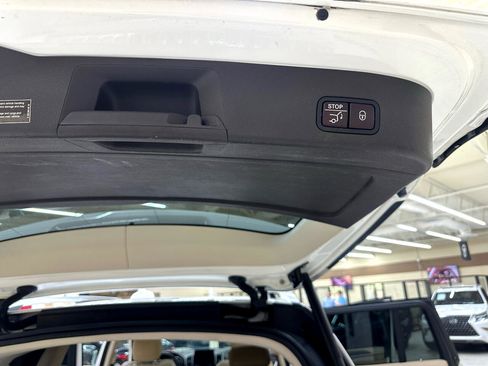 Used 2018 Mercedes-Benz GLS 450 4MATIC w/ Premium Package image 13