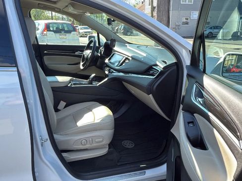 Used 2019 Buick Enclave Essence image 24